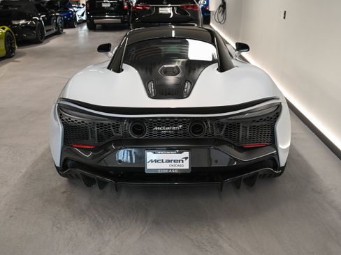 Used 2023 McLaren Artura RWD image 14