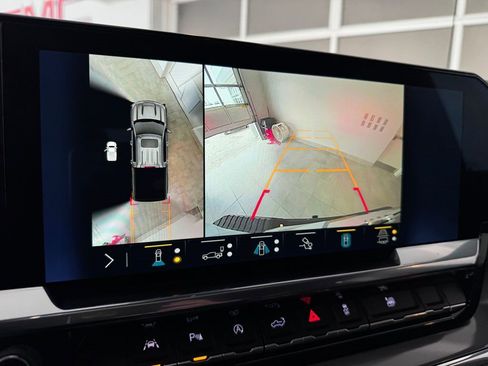 Certified 2023 Chevrolet Silverado 1500 High Country image 23