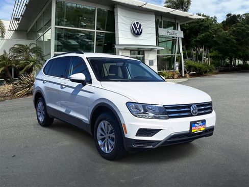 Used 2020 Volkswagen Tiguan S image 3
