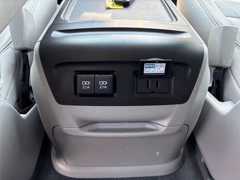 Used 2020 Toyota Sienna XLE w/ XLE Navigation Package FWD image 9