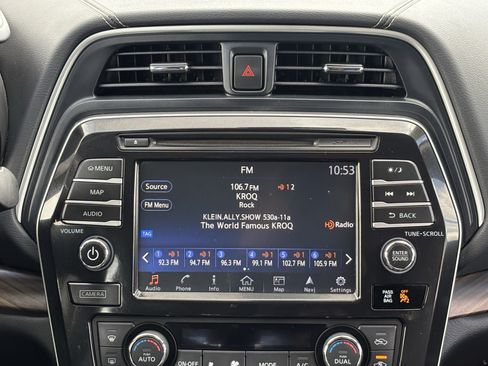 Used 2017 Nissan Maxima Platinum FWD image 21