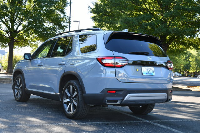 Used 2024 Honda Pilot Touring image 5