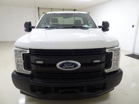 Used 2019 Ford F250 XL w/ Power Equipment Group RWD image 2