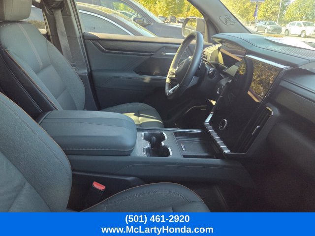 Used 2025 GMC Acadia AT4 AWD/4WD image 8