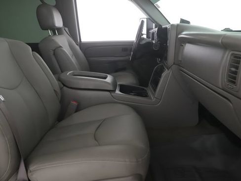 Used 2006 GMC Sierra 3500 SLT w/ Heavy-Duty Power Package AWD/4WD image 29