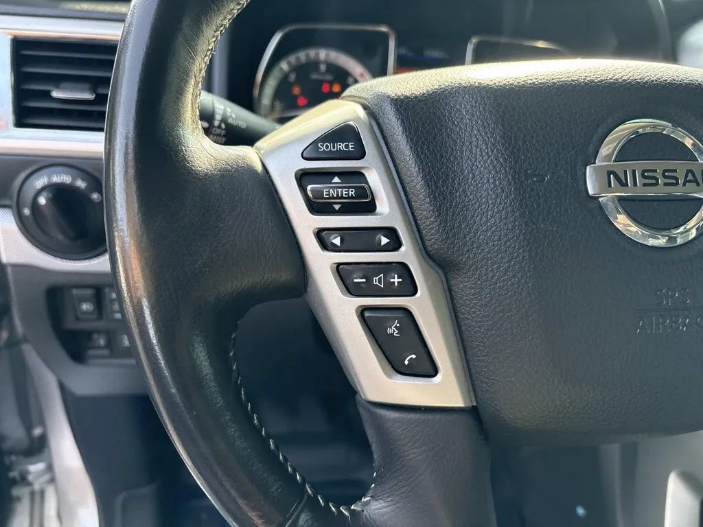 Used 2019 Nissan Titan PRO-4X w/ Pro-4x Convenience Package AWD/4WD image 30