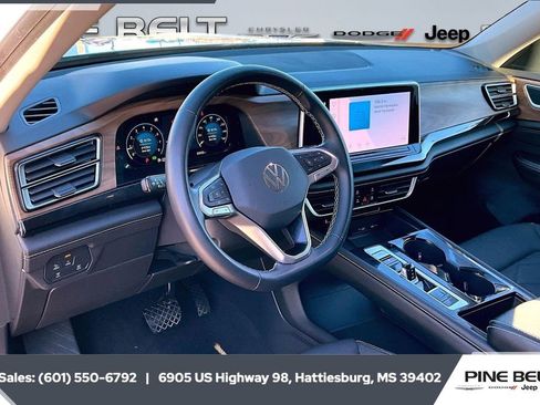 Used 2024 Volkswagen Atlas SE image 12