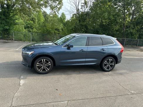 Used 2021 Volvo XC60 T5 Momentum w/ Premium Package AWD/4WD image 15