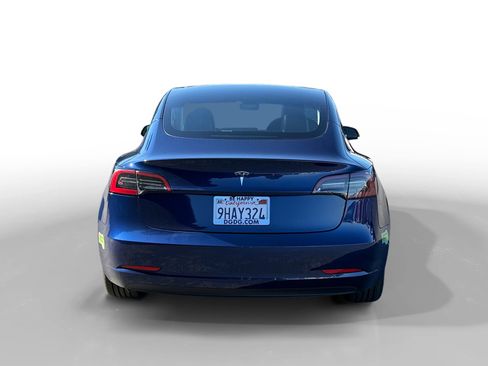 Used 2023 Tesla Model 3 Standard Range image 4