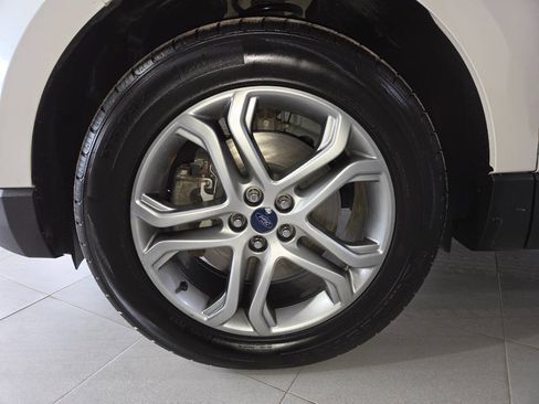 Used 2015 Ford Edge Titanium FWD image 12