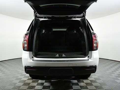 Used 2023 Chevrolet Suburban RST w/ Luxury Package image 28