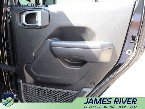 Used 2021 Jeep Gladiator Sport AWD/4WD image 11