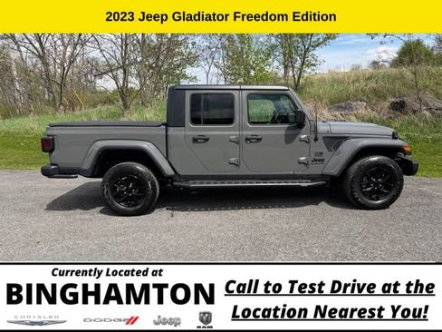 Used 2023 Jeep Gladiator Sport AWD/4WD image 3