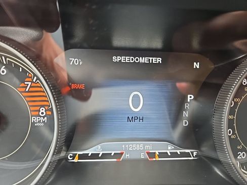 Used 2018 Jeep Cherokee Trailhawk w/ Cold Weather Group AWD/4WD image 18