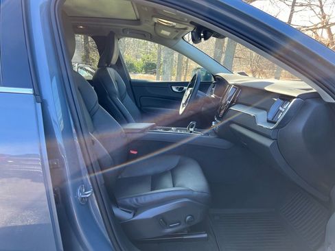 Certified 2023 Volvo XC60 B5 Core w/ Climate Package AWD/4WD image 30