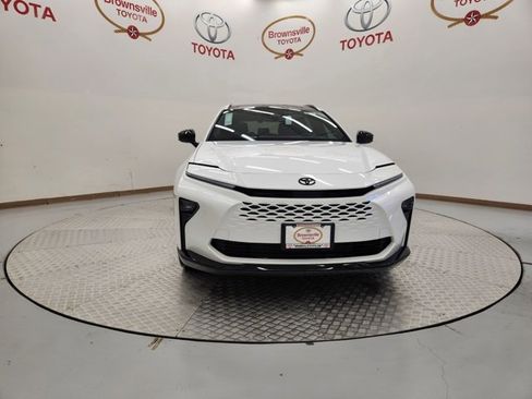 New 2026 Toyota Crown Signia image 4