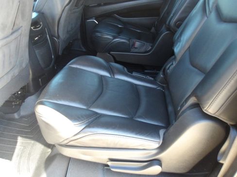 Used 2016 Cadillac Escalade ESV Platinum image 17