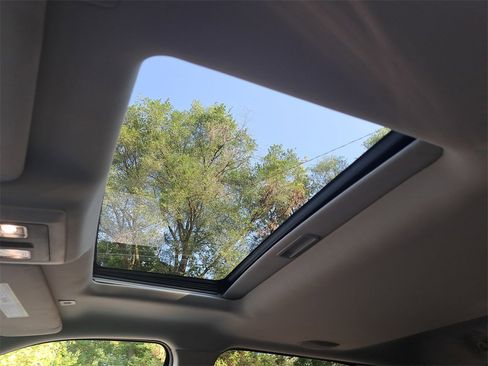 Used 2017 RAM 1500 Laramie image 28