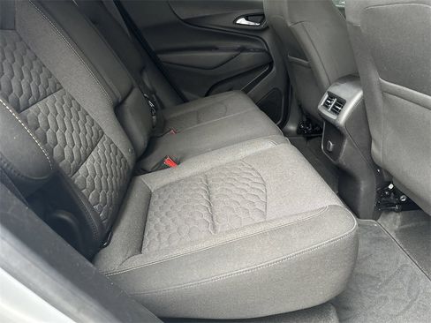 Used 2018 Chevrolet Equinox LT image 33