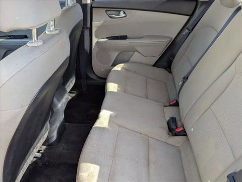 Used 2020 Kia Forte LXS image 17