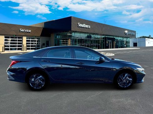 New 2026 Hyundai Elantra SEL Sport image 10