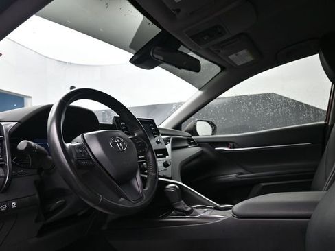 Used 2023 Toyota Camry SE image 13