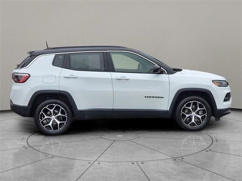 Certified 2024 Jeep Compass Limited image 13