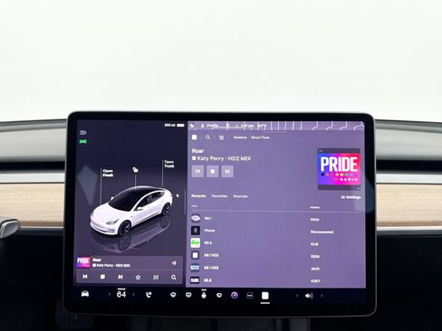 Used 2023 Tesla Model 3 Standard Range RWD image 23