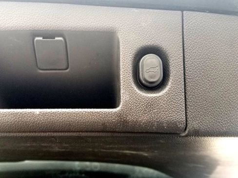 Used 2015 Cadillac Escalade ESV Premium image 23