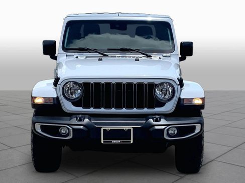 Used 2024 Jeep Gladiator Sport AWD/4WD image 4