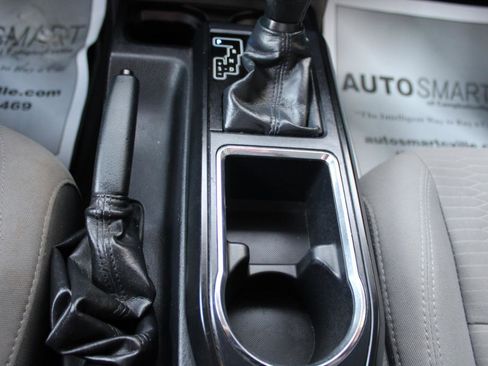 Used 2019 Toyota Tacoma SR image 24