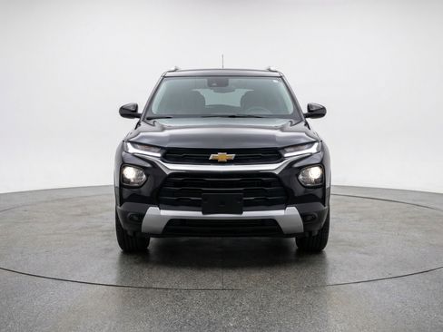 Used 2025 Chevrolet TrailBlazer LT FWD image 2