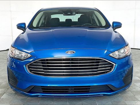Used 2020 Ford Fusion SE image 3