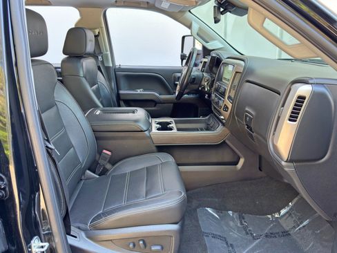 Used 2018 GMC Sierra 3500 Denali image 14