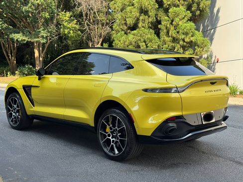 Used 2021 Aston Martin DBX image 4