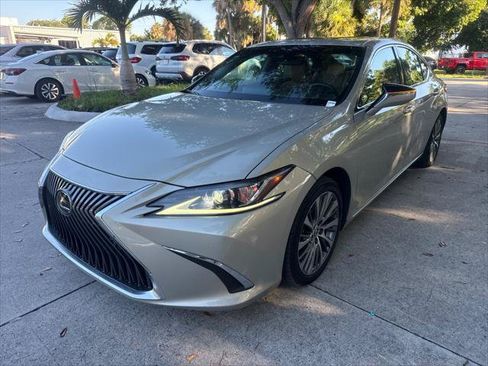 Used 2019 Lexus ES 350 w/ Premium Package FWD image 2