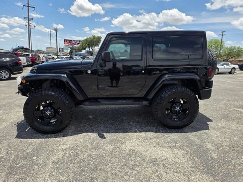 Used 2015 Jeep Wrangler Sahara AWD/4WD image 4