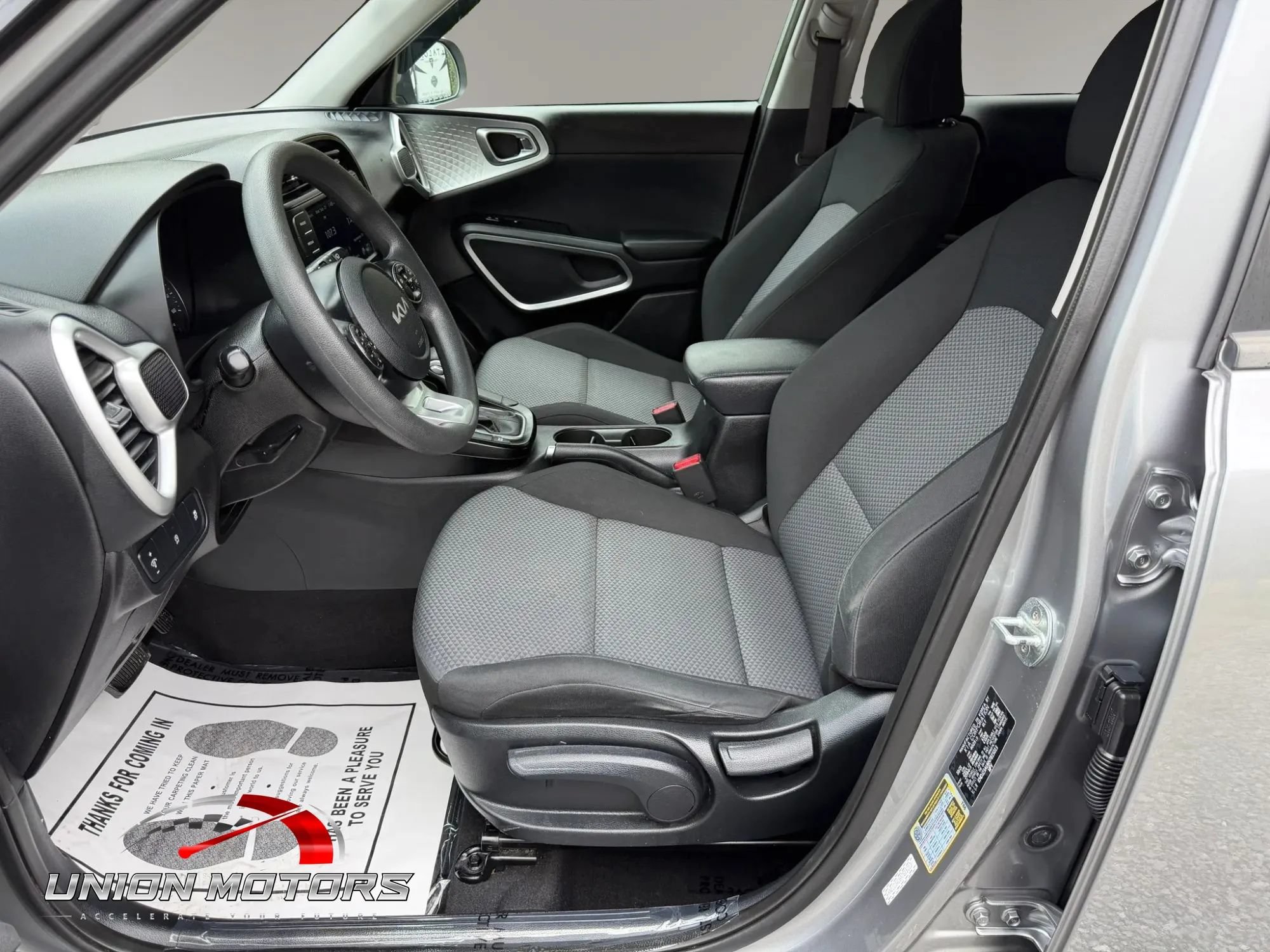Used 2022 Kia Soul LX FWD image 17