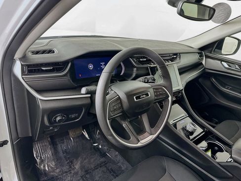 Certified 2023 Jeep Grand Cherokee L Laredo w/ Luxury Tech Group I image 17