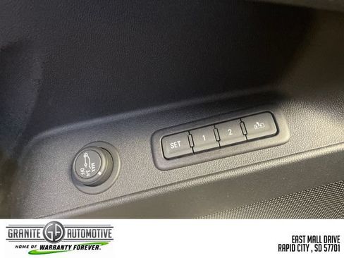 Used 2019 Chevrolet Equinox Premier w/ LPO, Cargo Package FWD image 30