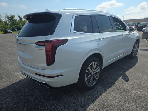 Used 2020 Cadillac XT6 Premium Luxury AWD/4WD image 4