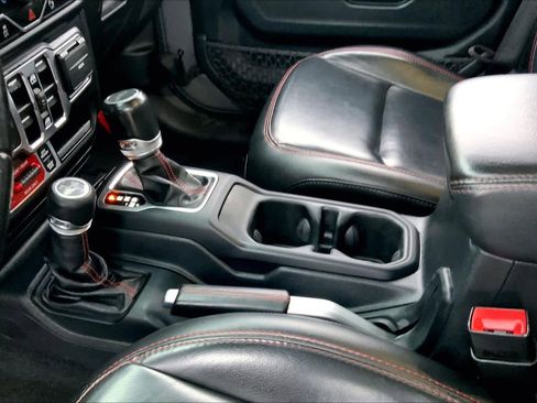 Used 2021 Jeep Gladiator Rubicon image 14