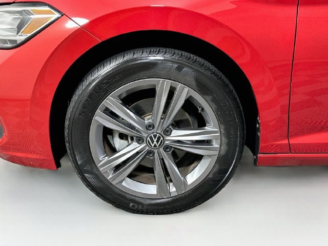 Certified 2023 Volkswagen Jetta SE w/ Panoramic Sunroof Package FWD image 31