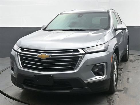Certified 2023 Chevrolet Traverse LT image 1