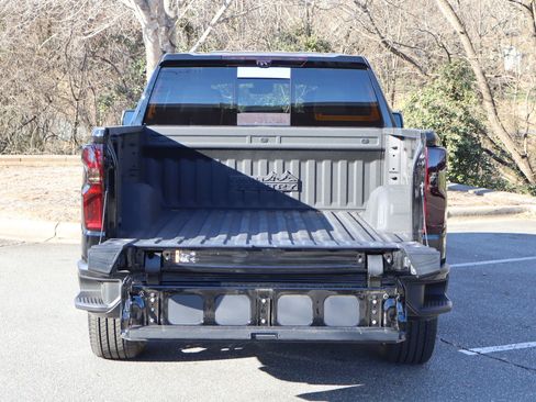 Used 2024 Chevrolet Silverado 1500 High Country w/ Technology Package image 36