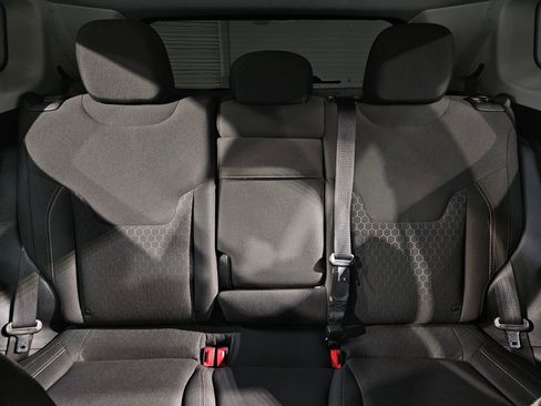 Used 2018 Jeep Compass Sport w/ Tech Group image 13