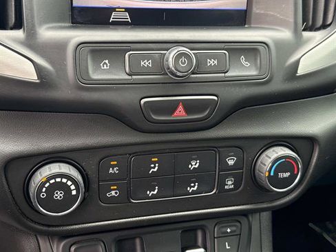 Used 2020 GMC Terrain SLE FWD image 19