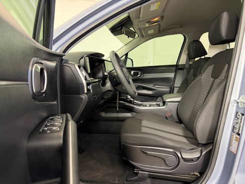 Used 2022 Kia Sorento LX AWD/4WD image 5