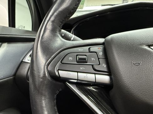 Used 2020 Cadillac XT6 Premium Luxury image 16