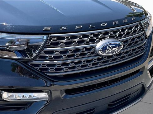 Used 2024 Ford Explorer XLT w/ Equipment Group 202A AWD/4WD image 29